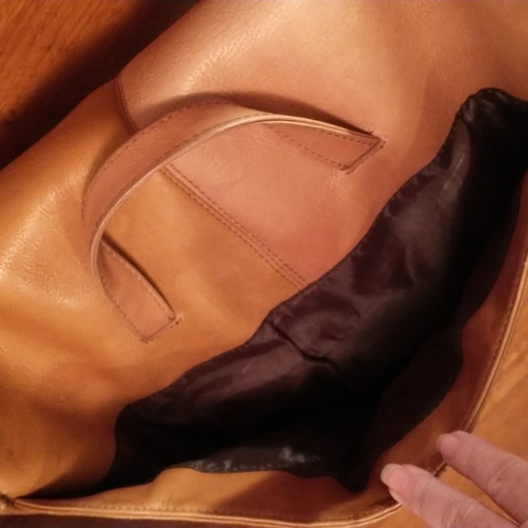 Kenneth Cole Reaction "Risky Business" Colombian Leather Business Messenger Bag - Picture 10 of 16